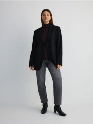 Jeansy mom fit - szary. Szare jeansy damskie Reserved, bez wzorów, z bawełny. W wyprzedaży za 109.99 zł.