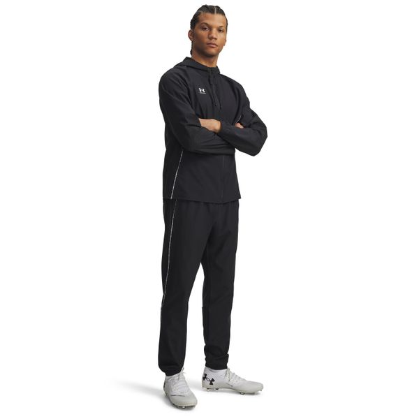 Dres Under Armour Challenger Pro. Czarne buty sportowe męskie Under Armour, bez wzorów, z dresówki, bez zapięcia, na fitness i siłownię. Za 541.05 zł.