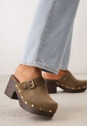 Zielone Klapki Chodaki na Słupku z Cholewką z Nitami i Paskiem z Klamerką Jinnor. Zielone klapki damskie Renee, w ażurowe wzory, boho, bez obcasa, na obcasie, bez zapięcia. Za 109.99 zł.