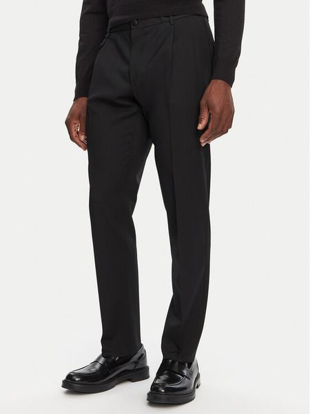 Dolce&Gabbana Spodnie materiałowe GY6UET FU27J N0000 Czarny Regular Fit. Czarne spodnie materiałowe męskie Dolce&Gabbana, bez wzorów, z materiału. Za 2,739.00 zł.