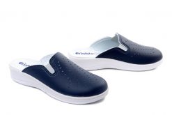 Inblu 50-34 104 blu, klapki damskie. Niebieskie klapki damskie Inblu, bez wzorów, ze skóry ekologicznej, bez obcasa, na koturnie, bez zapięcia. Za 73.90 zł.