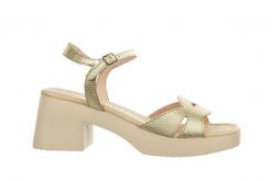 Sandały Wonders D-1021 Platino 138029, Złoty, Skóra naturalna - 38. Żółte sandały damskie Wonders, bez wzorów, z materiału, bez obcasa, na obcasie, bez zapięcia. W wyprzedaży za 359.10 zł.