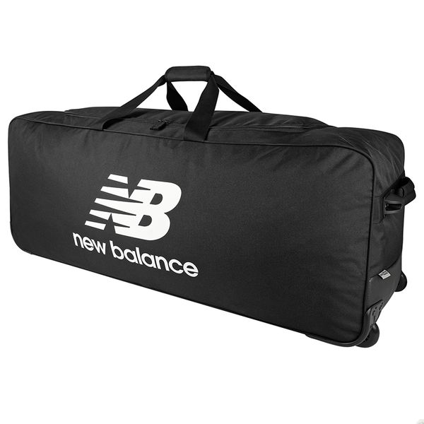 Torba na sprzęt sportowy New Balance BG93904GBKW – czarna. Czarne torby sportowe męskie New Balance, bez wzorów. Za 529.99 zł.