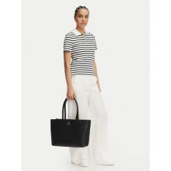 Torebka Tommy Hilfiger. Czarne shopperki damskie Tommy Hilfiger, bez wzorów, bez dodatków. Za 649.99 zł.