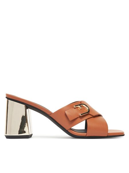 Furla Klapki Chic YJ41HIC A.0203 3911S Brązowy. Brązowe klapki damskie Furla, bez wzorów, ze skóry, bez obcasa, bez zapięcia. Za 1,159.00 zł.