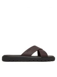 Calvin Klein Klapki Sq Molded Sandal Xcross Lth HM0HM02235 Brązowy. Brązowe klapki męskie Calvin Klein, bez wzorów, ze skóry, bez zapięcia. Za 409.99 zł.