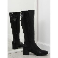 Oficerki na obcasie czarne 635-1 Black. Czarne kozaki damskie ButyModne, bez wzorów, ze skóry, bez obcasa, na obcasie, bez zapięcia. W wyprzedaży za 119.00 zł.