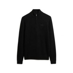 Sweter z dekoldem typu polo z siateczki Superdry Essential. Czarne swetry męskie Superdry, na zimę, m, bez wzorów, z dzianiny, eleganckie, bez kołnierzyka, bez ramiączek. Za 299.90 zł.