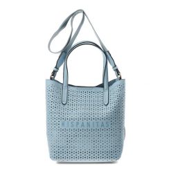 Niebieska Stylowa Damska Torebka Hispanitas. Niebieskie shopperki damskie Hispanitas, bez wzorów, z materiału, na ramię, z tłoczeniem, bez dodatków. Za 449.00 zł.