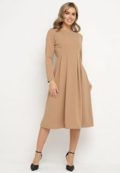 Ciemnobeżowa Elegancka Sukienka Rozkloszowana Temarielis. Brązowe sukienki damskie Born2be, l, bez wzorów, eleganckie, bez kołnierzyka, bez ramiączek, midi, oversize. Za 119.99 zł.