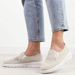 Szare ażurowe skórzane półbuty damskie T.Sokolski 278. Szare półbuty damskie Sokolski, na jesień, w ażurowe wzory, z nubiku, eleganckie, bez obcasa, na płaskiej podeszwie, bez zapięcia. Za 219.00 zł.