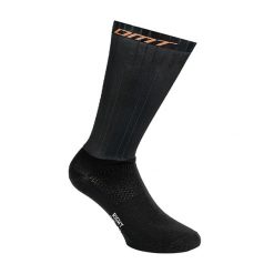 Skarpety rowerowe DMT Aero Race. Brązowe skarpetki damskie DMT, bez wzorów. Za 139.99 zł.