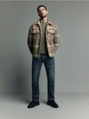 Kurtka typu shacket - beżowy. Brązowe kurtki męskie Reserved, l, bez wzorów, z dzianiny, bez kaptura. W wyprzedaży za 119.99 zł.