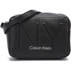 Calvin Klein Must Cross body bag Czarny. Czarne body Calvin Klein, bez wzorów, z materiału. Za 376.95 zł.