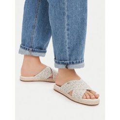 Klapki MICHAEL Michael Kors. Białe klapki damskie MICHAEL Michael Kors, bez wzorów, bez obcasa, bez zapięcia. Za 337.99 zł.