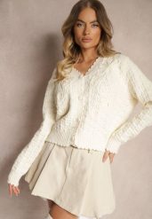 Beżowy Kardigan w Stylu Oversize z Guzikami i Ozdobnymi Tłoczeniami Palabia. Brązowe kardigany damskie Renee, na zimę, bez wzorów, bez kołnierzyka. Za 159.99 zł.