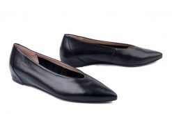 WONDERS A-3802 negro, czółenka damskie. Czarne czółenka damskie Wonders, bez wzorów, bez obcasa, bez zapięcia. Za 539.90 zł.