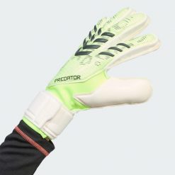 Rękawice bramkarskie Predator Match Fingersave. Białe rękawiczki damskie Adidas, bez wzorów. Za 259.00 zł.