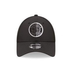 Czapka z daszkiem New Era 9Forty Mesh. Czarne czapki damskie New Era, bez wzorów, z meshu, sportowe. Za 212.50 zł.
