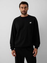 4F Bluza dresowa loose bez kaptura męska - czarna L. Czarne bluzy męskie 4F, l, bez wzorów, z dresówki, klasyczne, bez ramiączek, bez kaptura. Za 159.99 zł.