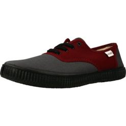 Buty VICTORIA 106651 Czerwony. Czerwone obuwie trekkingowe damskie VICTORIA, z tkaniny, bez zapięcia. Za 75.99 zł.