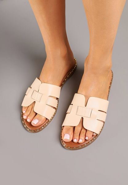 Beżowe Klapki z Plecioną Cholewką Etelloria. Brązowe klapki damskie Born2be, na lato, bez wzorów, eleganckie, bez obcasa, na płaskiej podeszwie, bez zapięcia. Za 69.99 zł.