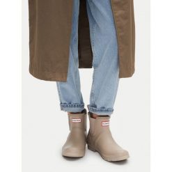 Kalosze Hunter. Brązowe kalosze damskie Hunter, bez wzorów, bez zapięcia. Za 219.99 zł.