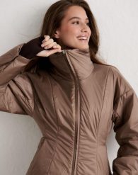 Damska kurtka pikowana, hydrofobowa High Neck Contour brąz espresso. Brązowe kurtki sportowe damskie Aim'n, xs, bez wzorów, z materiału, bez ramiączek, bez kaptura, trekkingowe. Za 593.00 zł.