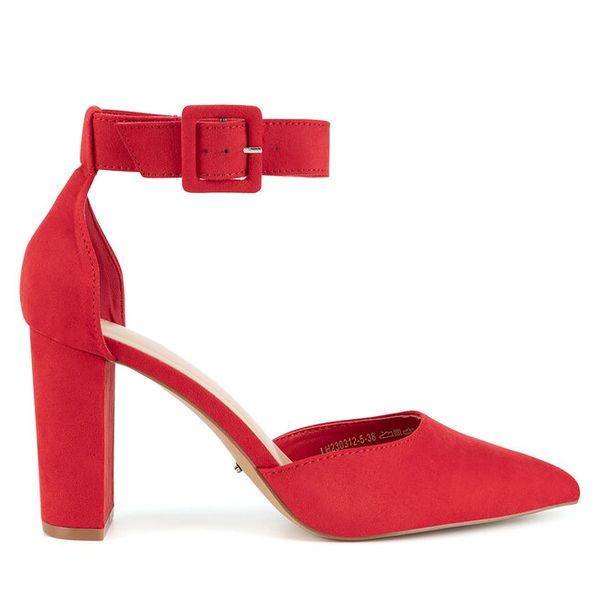 Czółenka DeeZee. Czerwone czółenka damskie DeeZee, bez wzorów, bez obcasa, bez zapięcia. Za 129.99 zł.