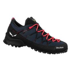 Damskie buty trekkingowe Salewa Wildfire 2. Czarne obuwie trekkingowe damskie Salewa, z gumy, bez zapięcia. Za 805.00 zł.