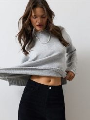 Sweter oversize z długim rękawem - szary. Szare swetry nierozpinane damskie Sinsay, l, bez wzorów, bez kołnierzyka, bez ramiączek. Za 49.99 zł.