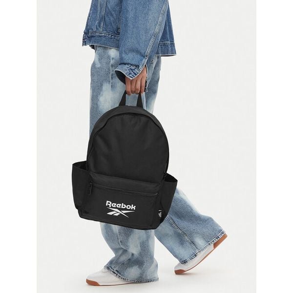 Plecak Reebok. Czarne plecaki męskie Reebok, bez wzorów, sportowe. Za 69.99 zł.