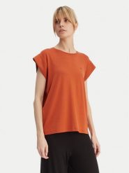 Emporio Armani T-Shirt EW003407 AF20240 U4098 Czerwony Regular Fit. Czerwone t-shirty damskie Emporio Armani, s, bez wzorów, z wiskozy, bez kołnierzyka, bez ramiączek. Za 299.99 zł.