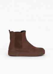 Sztyblety. Brązowe botki damskie bonprix, bez wzorów, klasyczne, bez obcasa, bez zapięcia. Za 149.99 zł.