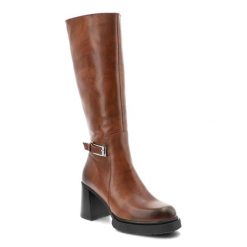 Brązowe Kozaki Armodo Stylowe Skórzane Buty Damskie. Brązowe kozaki damskie Armodo, bez wzorów, z jeansu, przed kolano, bez obcasa, na obcasie, bez zapięcia. Za 450.99 zł.