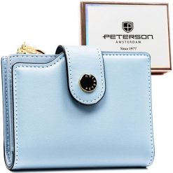 Średni portfel damski ze skóry ekologicznej w niebieskim kolorze, mieści dowód rejestracyjny PTN 012-JK6 Peterson. Niebieskie portfele damskie Peterson, ze skóry ekologicznej. Za 76.99 zł.