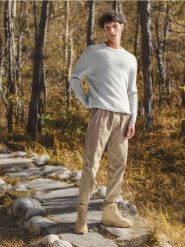 Buty trekkingowe - beżowy. Brązowe trekkingi męskie Sinsay, za kostkę, bez zapięcia. Za 139.99 zł.