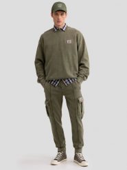 Spodnie męskie dresowe cargo z efektem sprania khaki Caronp 303. Zielone spodnie sportowe męskie BIG STAR, l, z aplikacjami, z dresówki. W wyprzedaży za 139.99 zł.