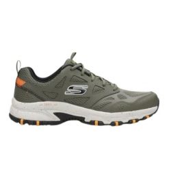 Tenisówki Skechers Model Hillcrest Kolor Zielony. Zielone trampki męskie Skechers, bez wzorów, z tkaniny, sportowe, bez zapięcia, Skechers Sport. Za 343.00 zł.