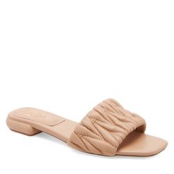 Klapki Badura. Brązowe klapki damskie Badura, bez wzorów, bez obcasa, bez zapięcia. Za 179.99 zł.