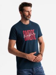 Bawełniana męska koszulka z podwójnym logotypem – granatowa V3 - Rozmiar: M. Niebieskie t-shirty męskie Ombre Clothing, m, bez wzorów, z bawełny, bez kołnierzyka, bez ramiączek. W wyprzedaży za 38.50 zł.