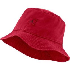 Czapka Air Jordan Jumpman Bucket Hat Washed Red Kapelusz - DC3687-687. Czerwone czapki damskie Jordan, bez wzorów, sportowe. Za 137.99 zł.