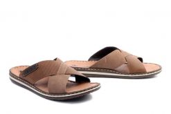 RIEKER 21088-25 brown, klapki męskie. Brązowe klapki męskie Rieker, bez wzorów, bez zapięcia. Za 215.92 zł.