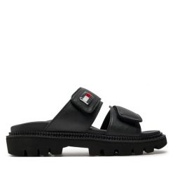Klapki Tommy Jeans. Czarne klapki damskie Tommy Jeans, bez wzorów, z jeansu, bez obcasa, bez zapięcia. Za 549.99 zł.