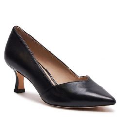 Czółenka Caprice. Czarne czółenka damskie Caprice, bez wzorów, bez obcasa, bez zapięcia. Za 269.99 zł.