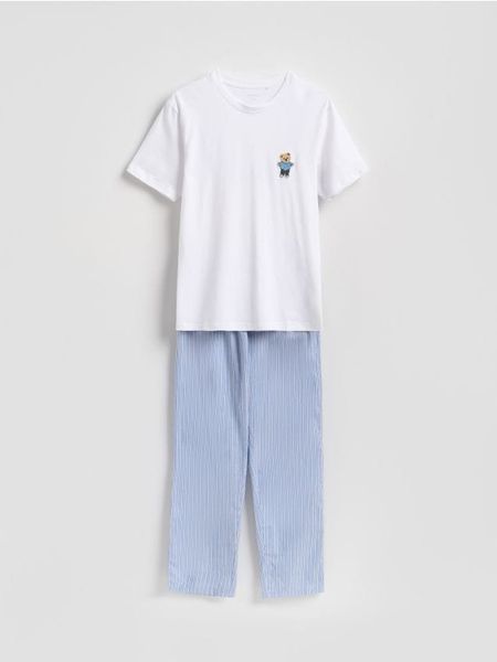 Dwuczęściowa piżama z haftem - biały. Białe piżamy męskie Reserved, l, bez wzorów, z bawełny, bez kołnierzyka, bez ramiączek. Za 139.99 zł.