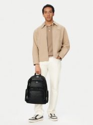 Guess Plecak podróżny HMBOGS P6211 Czarny. Czarne plecaki męskie Guess, z aplikacjami, ze skóry. Za 418.99 zł.
