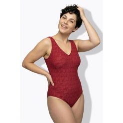Damskie Strój kąpielowy struktura bez miękkich miseczek dekolt w serek. Czerwone stroje kąpielowe damskie Ulla Popken, plus size, bez wzorów, z elastanu. W wyprzedaży za 191.99 zł.