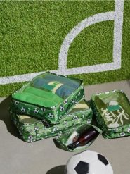 Zestaw organizerów do walizki z motywem piłkarskim - zielony. Zielone walizki damskie Sinsay, bez wzorów. Za 25.99 zł.