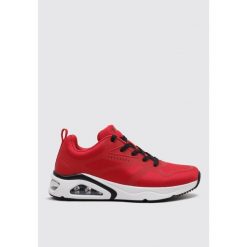 Tenisówki Skechers Model Tres-air Uno Kolor Czerwony. Czerwone trampki męskie Skechers, bez wzorów, z gumy, casualowe, bez zapięcia. Za 353.00 zł.